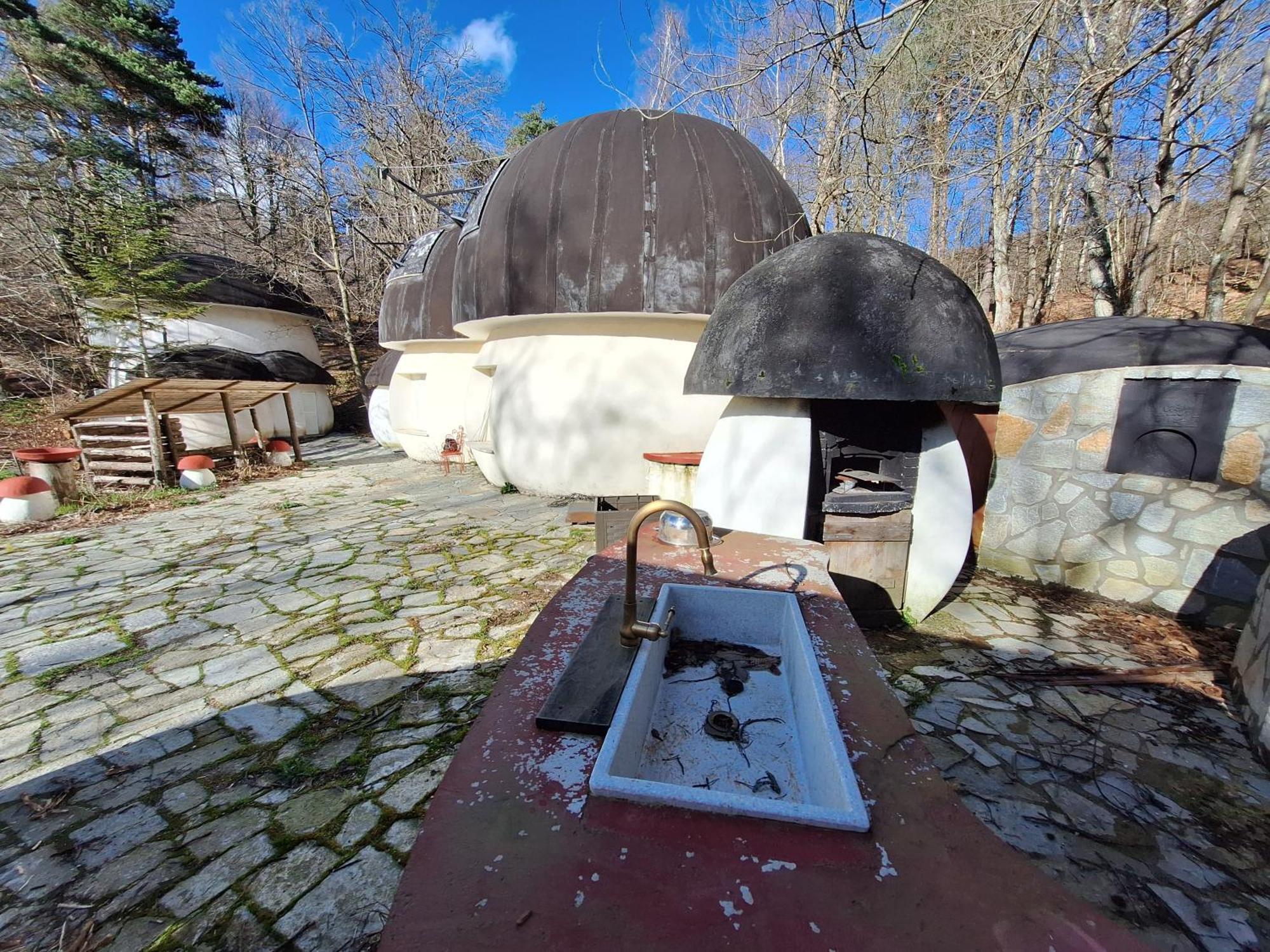 Il Villaggio Dei Puffi Bardineto Exterior foto